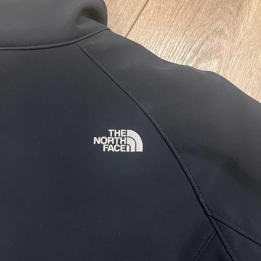 North Face waterproof jacket - Picture 7 of 7